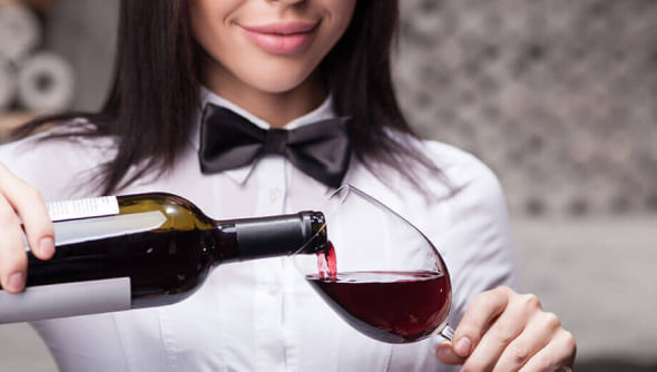 Мы любим вино, знаем о нем много и с радостью делимся нашей страстью!