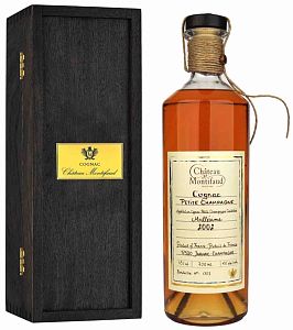 Шато де Монтифо Пти Шампань Миллезим 2002 в дер. кор. (бутылка "миллениум") Шато де Монтифо Пти Шампань Миллезим 2002 в дер. кор. (бутылка "миллениум")